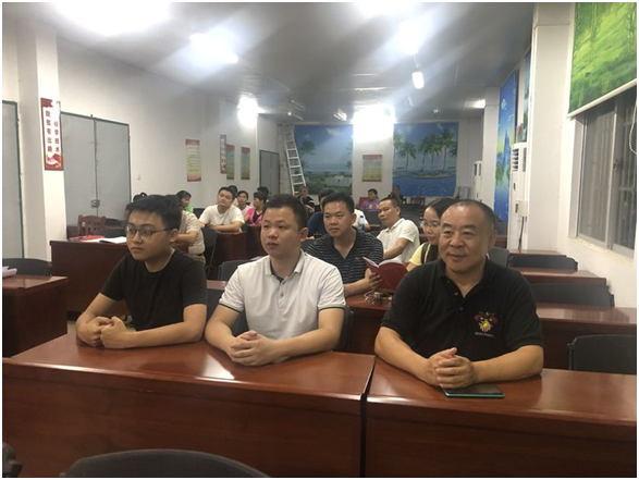 市金控公司組織觀看144期《脫貧致富電視夜?！饭?jié)目