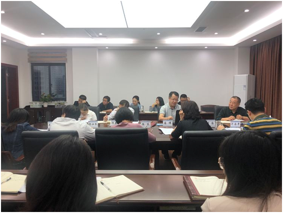 加強(qiáng)學(xué)習(xí)，深入開展調(diào)查研究，全面增強(qiáng)擔(dān)保本領(lǐng)——市擔(dān)保公司黨支部書記上黨課